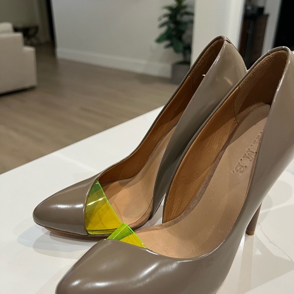 Material: Genuine Leather
Heel Height: High Heel
Style: Casual size 6.5 NEW - Picture 2 of 13